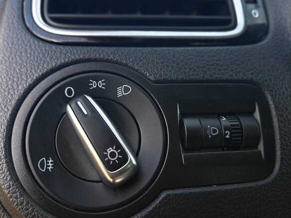 2019 Volkswagen Polo V Рестайлинг, серый, 1300000 рублей - вид 11