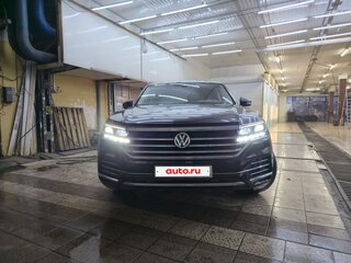 2018 Volkswagen Touareg III, коричневый, 5300000 рублей, вид 2