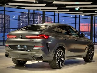 2021 BMW X6 40i III (G06), серый, 7400000 рублей, вид 2