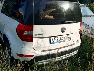 2014 Skoda Yeti I Рестайлинг, белый, 1100000 рублей, вид 4