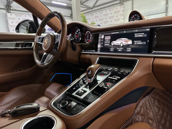 2017 Porsche Panamera 4S II, чёрный, 5850000 рублей - вид 22