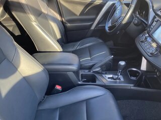 2017 Toyota RAV4 IV (XA40) Рестайлинг, белый, 2850000 рублей, вид 5