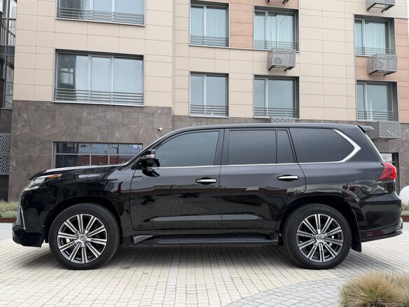 2017 Lexus LX 450d III Рестайлинг 2, чёрный, 7500000 рублей - вид 16