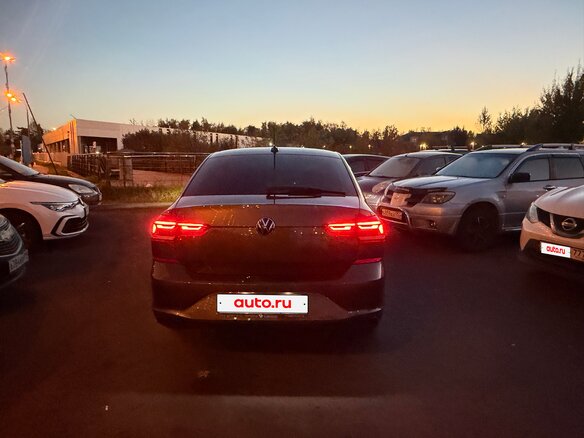2022 Volkswagen Polo VI, коричневый, 1700000 рублей - вид 20
