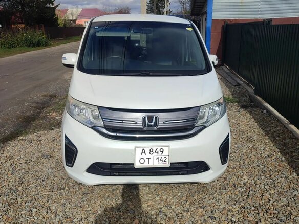 2015 Honda Stepwgn V, белый, 1850000 рублей