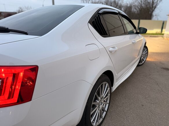 2013 Skoda Octavia III (A7), белый, 1400000 рублей - вид 7