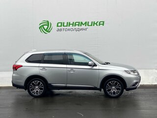 2018 Mitsubishi Outlander III Рестайлинг 2, серебристый, 2110000 рублей, вид 4