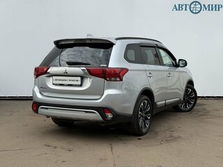 2021 Mitsubishi Outlander III Рестайлинг 3, серый, 1890000 рублей, вид 5
