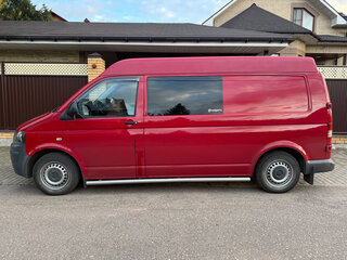 2013 Volkswagen Transporter T5 Рестайлинг, красный, 1800000 рублей, вид 2