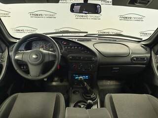 2016 Chevrolet Niva I Рестайлинг, серебристый, 720000 рублей, вид 4