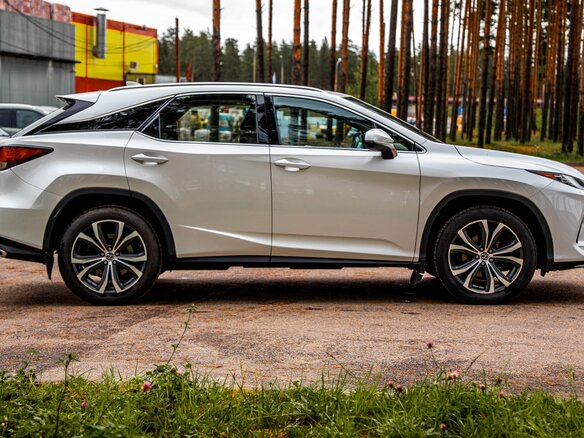 2019 Lexus RX 300 IV Рестайлинг, белый, 4450000 рублей - вид 1