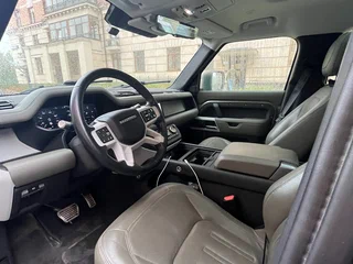 2020 Land Rover Defender 110 II, зелёный, 4600000 рублей, вид 3