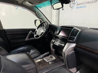 2014 Toyota Land Cruiser 200 Series Рестайлинг 1, белый, 3199800 рублей, вид 3