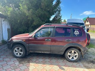 2005 Chevrolet Niva I, пурпурный, 247000 рублей, вид 4