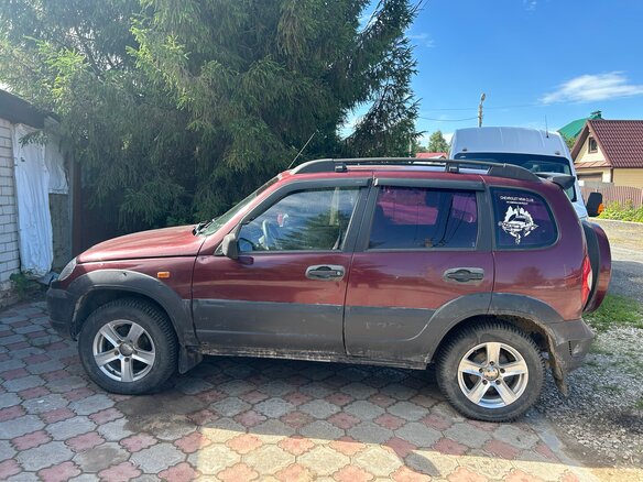 2005 Chevrolet Niva I, пурпурный, 247000 рублей - вид 3