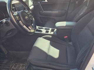 2021 Kia Sportage IV Рестайлинг, белый, 2250000 рублей, вид 5