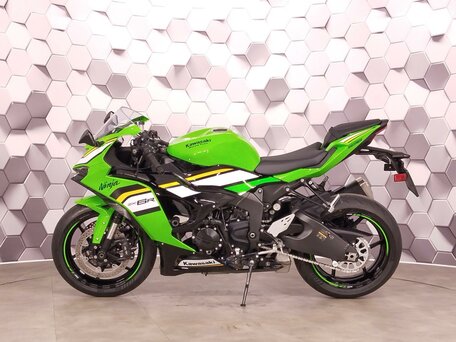 2025 Kawasaki ZX-6R Ninja, зелёный, 1499000 рублей, вид 4