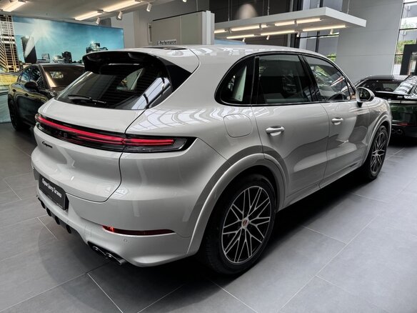 2025 Porsche Cayenne III Рестайлинг, серый - вид 10