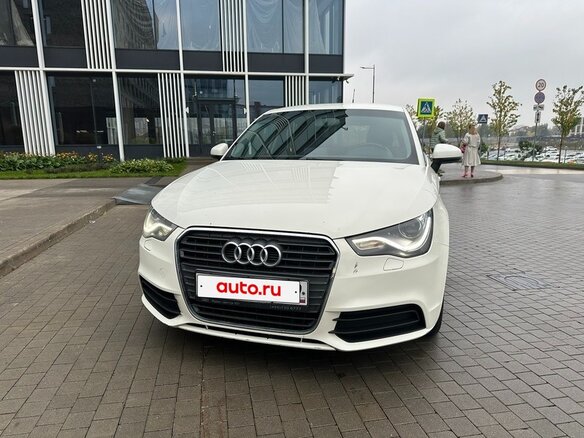 2013 Audi A1 I (8X), белый, 950000 рублей - вид 1