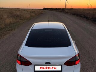 2015 Ford Fiesta Mk6 Рестайлинг, белый, 840000 рублей, вид 5