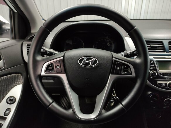 2013 Hyundai Solaris I, белый, 858000 рублей - вид 6