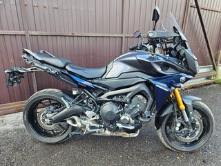 2016 Yamaha MT-09 Tracer (FJ-09), чёрный, 749000 рублей, вид 4
