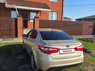 2015 Kia Rio 6-speed III, бежевый, 870000 рублей, вид 4