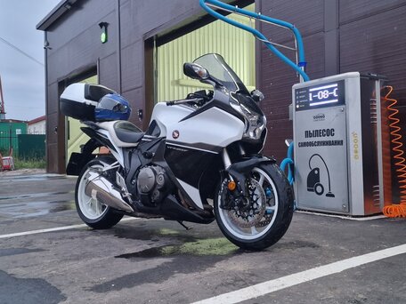 2017 Honda VFR 1200, белый, 1100000 рублей, вид 1
