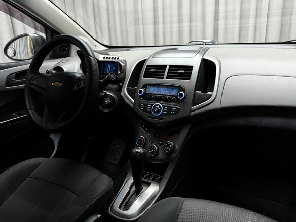 2013 Chevrolet Aveo II, чёрный, 829000 рублей - вид 9