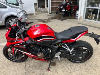2021 Honda CBR 650R, красный, 749000 рублей, вид 2