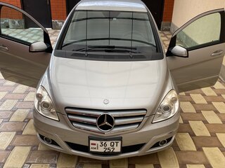 2011 Mercedes-Benz B-Класс 180 I (W245) Рестайлинг, серебристый, 800000 рублей, вид 1