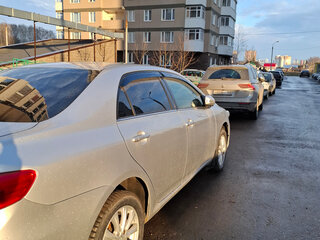 2012 Toyota Corolla X (E140, E150) Рестайлинг, серебристый, 1300000 рублей, вид 2