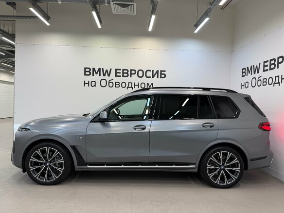 2022 BMW X7 40d I (G07) Рестайлинг, серый, 11900000 рублей - вид 5