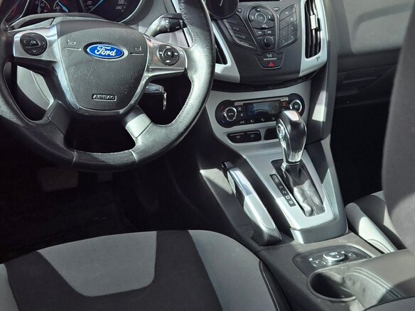 2013 Ford Focus III, красный - вид 5
