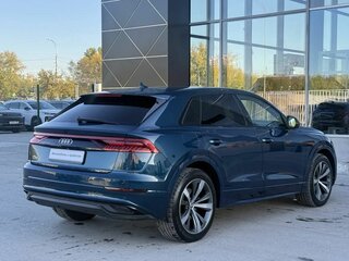 2018 Audi Q8 55 TFSI I (4M), синий, 5775000 рублей, вид 5