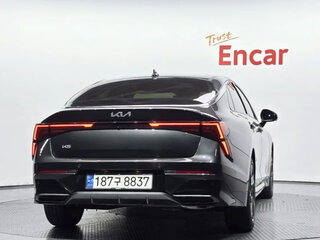 2024 Kia K5 III Рестайлинг, чёрный, 2433000 рублей, вид 4