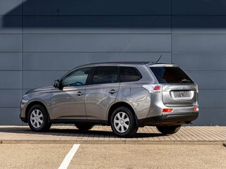2013 Mitsubishi Outlander III, серый, 1395000 рублей, вид 4