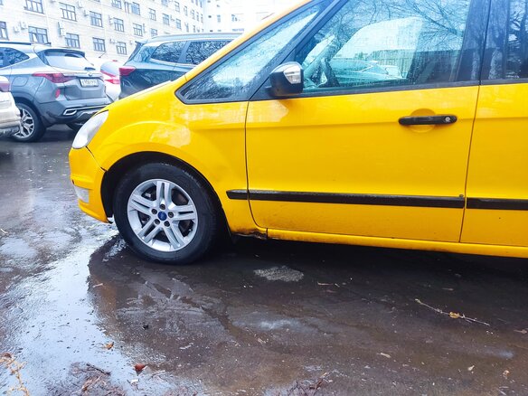 2014 Ford Galaxy II Рестайлинг, жёлтый, 670000 рублей - вид 5