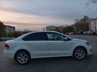 2015 Volkswagen Polo V Рестайлинг, белый, 890000 рублей, вид 5