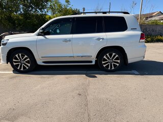 2019 Toyota Land Cruiser 200 Series Рестайлинг 2, белый, 11600000 рублей, вид 4