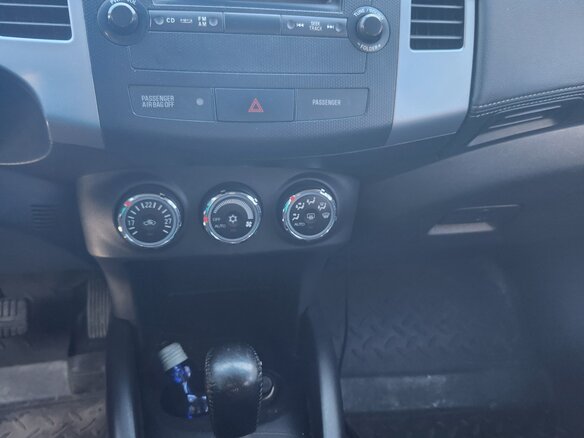 2011 Mitsubishi Outlander II Рестайлинг, серебристый, 990000 рублей - вид 17