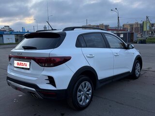 2022 Kia Rio X IV Рестайлинг, белый, 1690000 рублей, вид 5