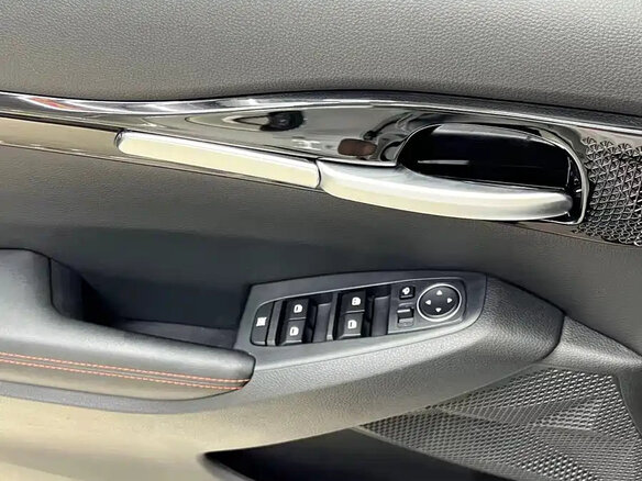 2022 Kia KX3, белый, 1370000 рублей - вид 14