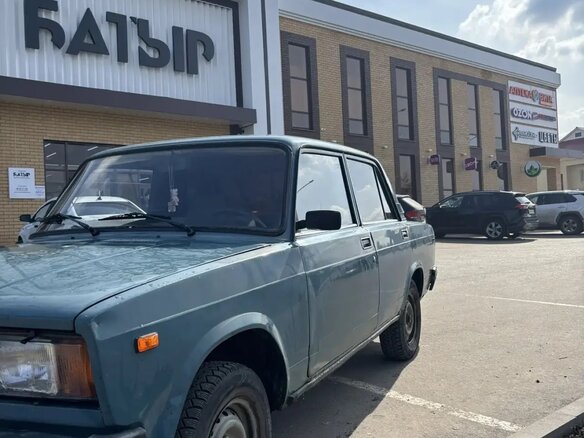 2005 Lada (ВАЗ) 2107, серый, 100000 рублей