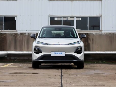 2026 Changan Qiyuan Q05 51.9 kWh II, серебристый, 2424000 рублей, вид 1