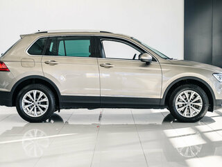 2018 Volkswagen Tiguan II, бежевый, 2580000 рублей, вид 4