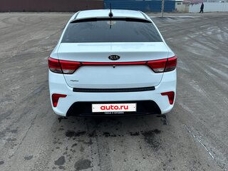 2017 Kia Rio IV, белый, 1300000 рублей, вид 5