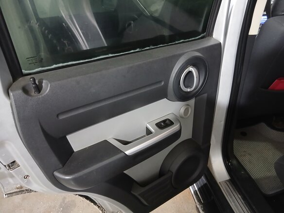 2007 Dodge Nitro, серебристый, 910000 рублей - вид 15