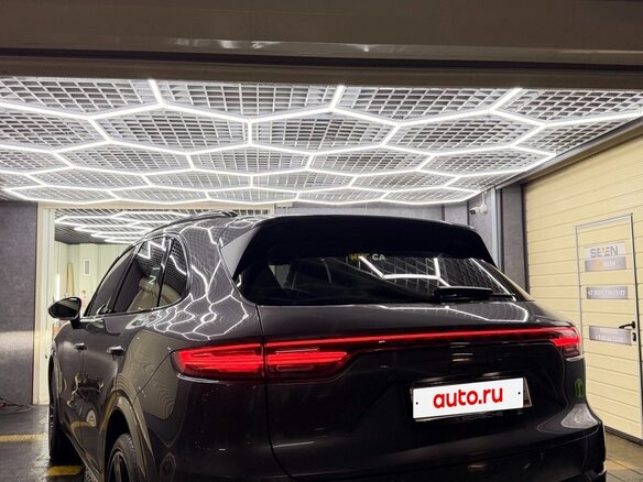 2020 Porsche Cayenne S III, серый, 6300000 рублей - вид 12