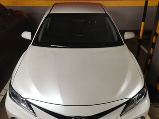 2021 Toyota Camry VIII (XV70) Рестайлинг, белый, 3100000 рублей, вид 3